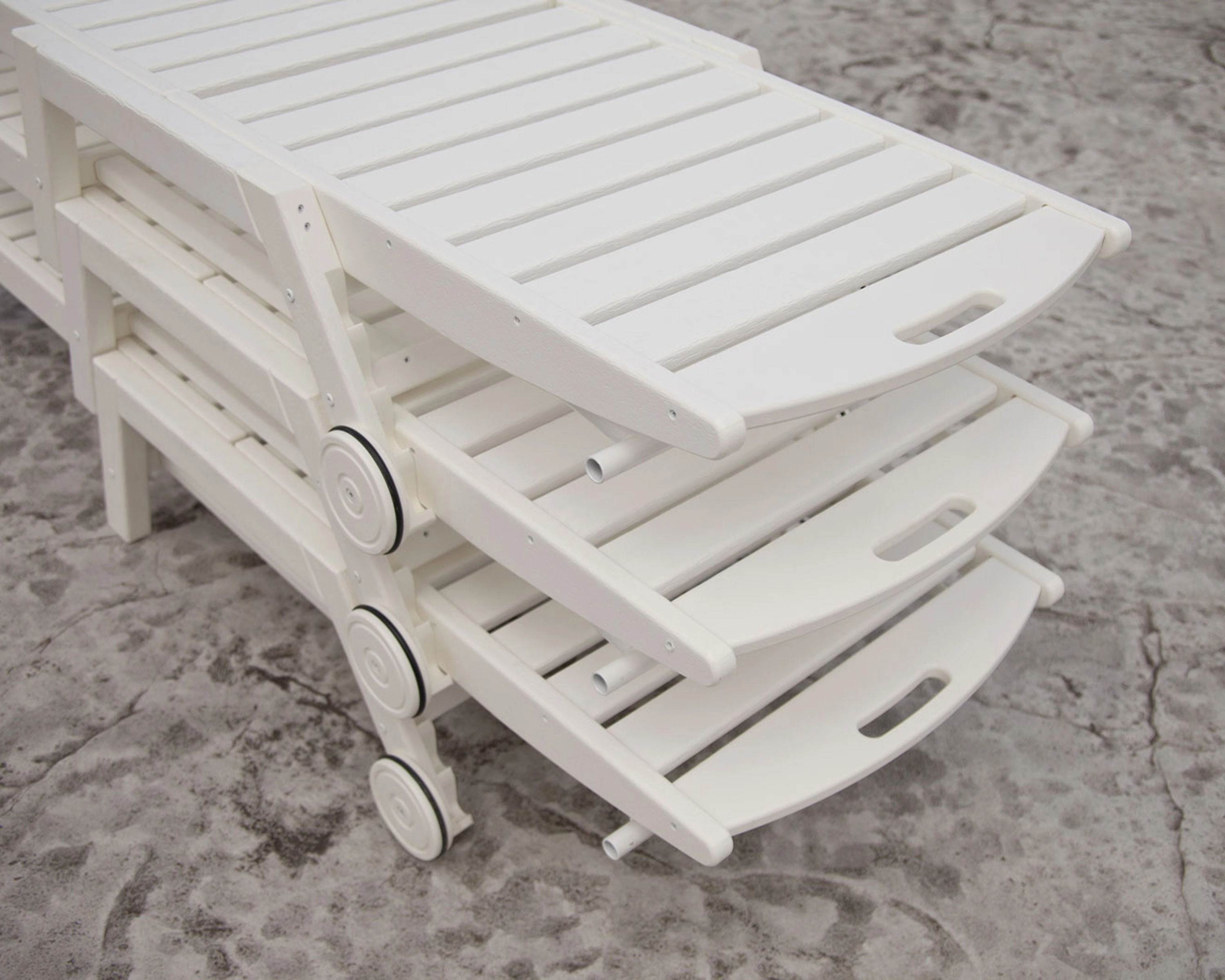 Nautical Chaise with Wheels