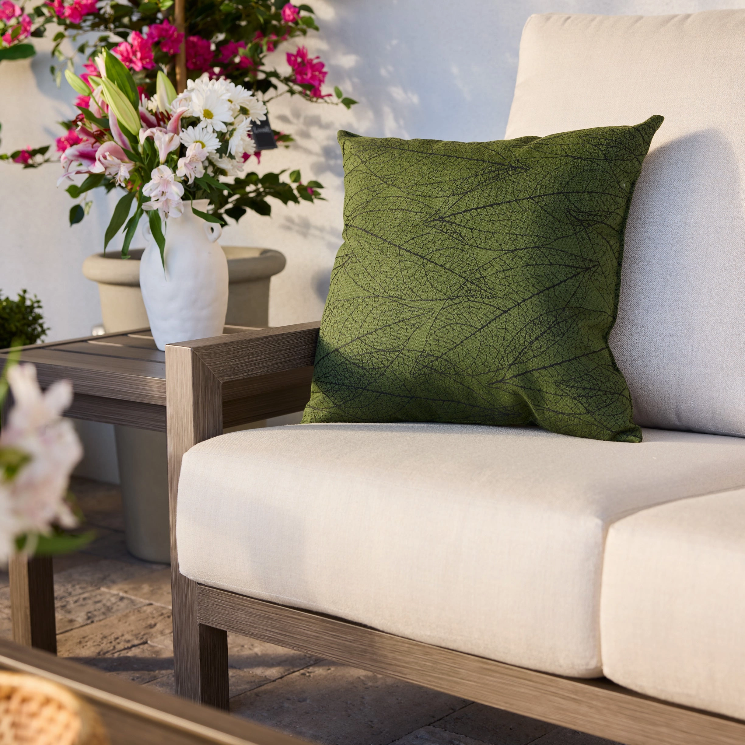 Oakdale Loveseat