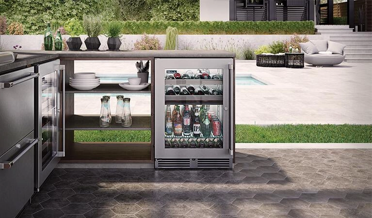 Perlick 24 inch Signature Series 5 cu ft  Beverage Center HP24CO-4-3