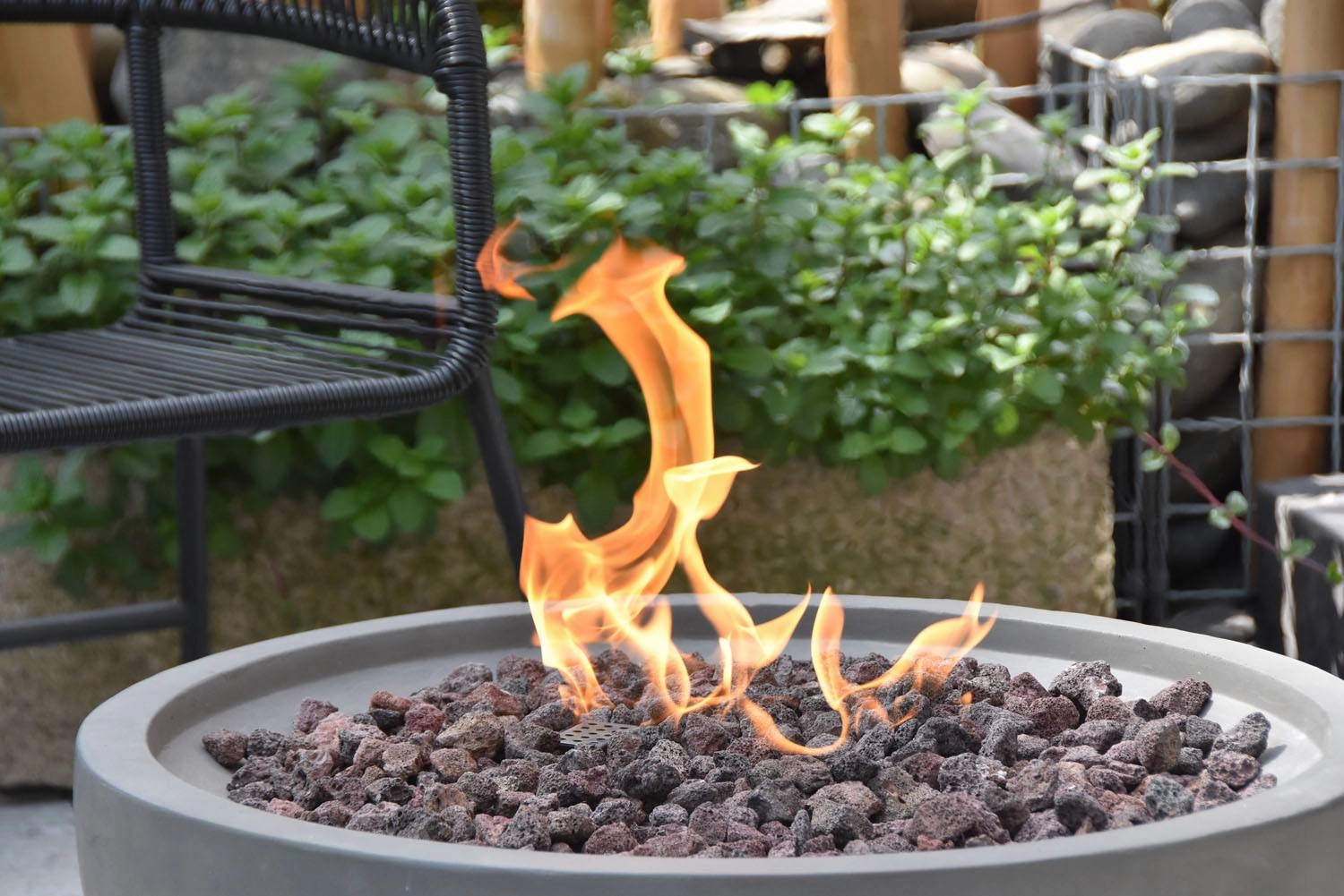 Puuoo Concrete Lava Fire Table (Modena)  Propane