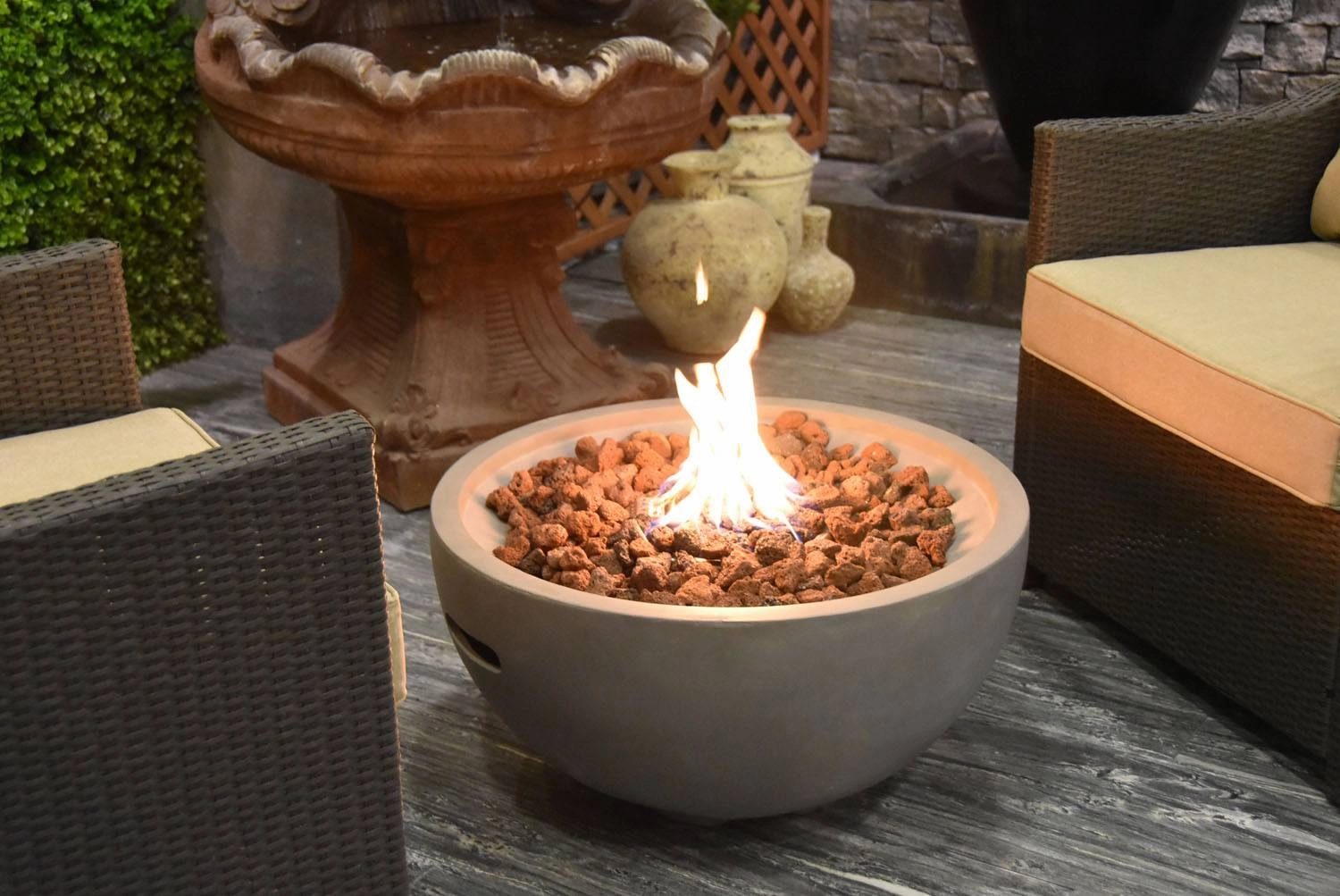 Puuoo Concrete Lava Fire Table (Modena)  Propane