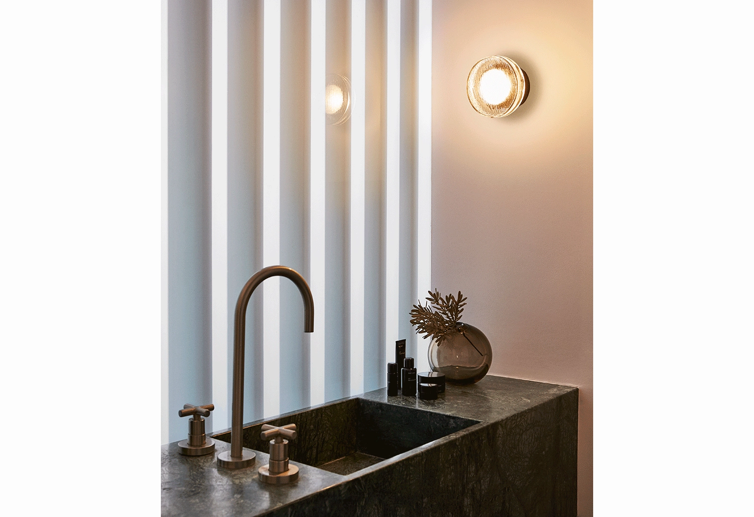 Roc Wall Light