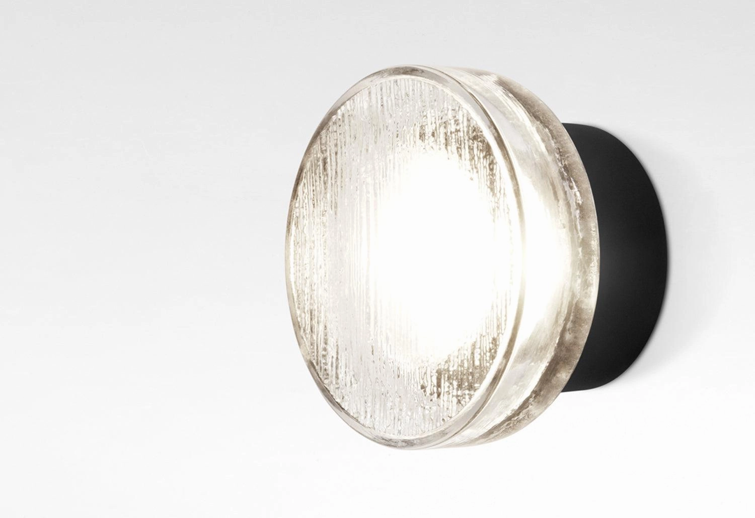 Roc Wall LightWeatherproof outdoor lighting