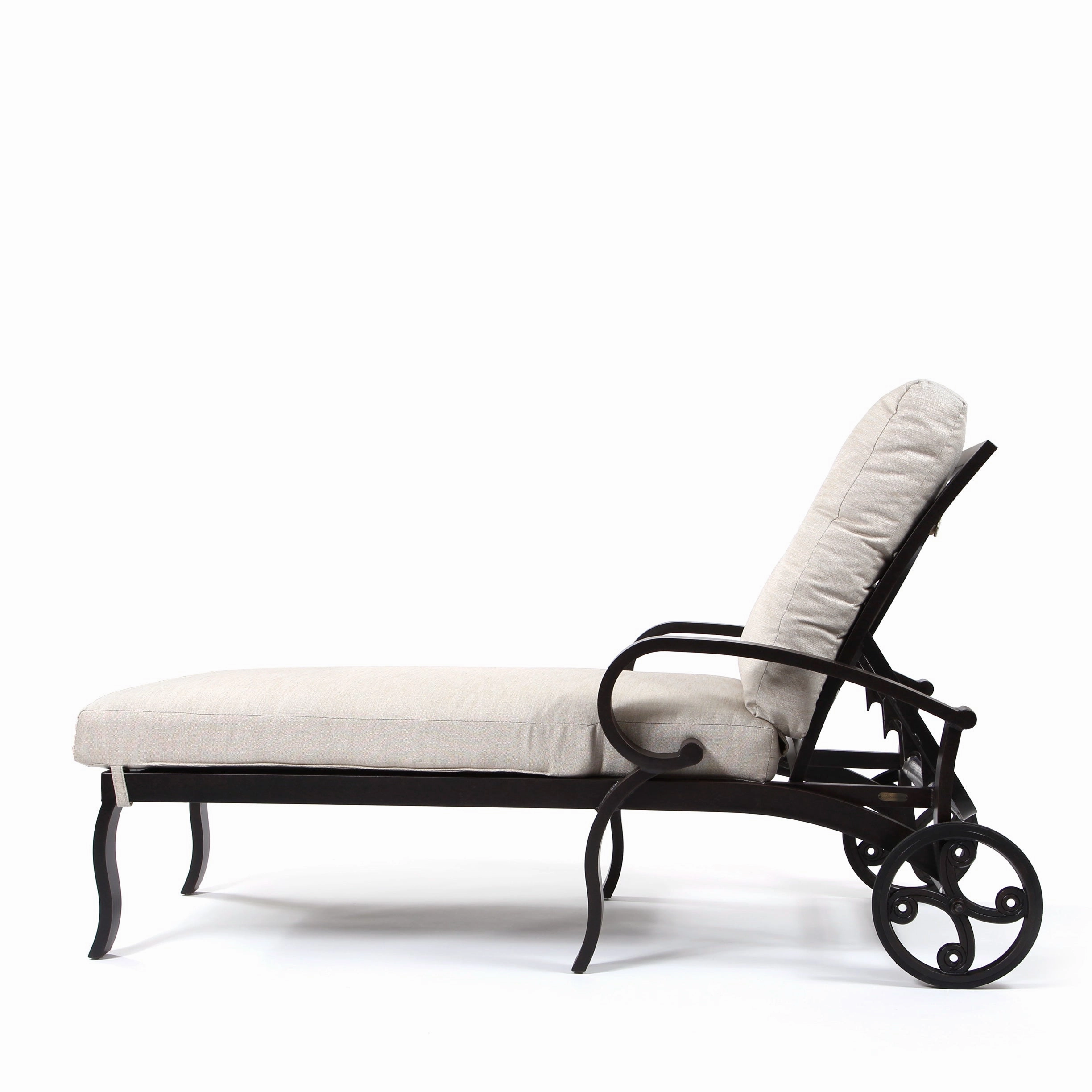 Salisbury Chaise Lounge