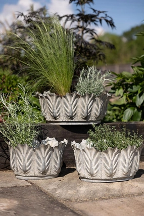 Set of 3 Petal Antiqued Plantersoutdoor garden decorative ornaments