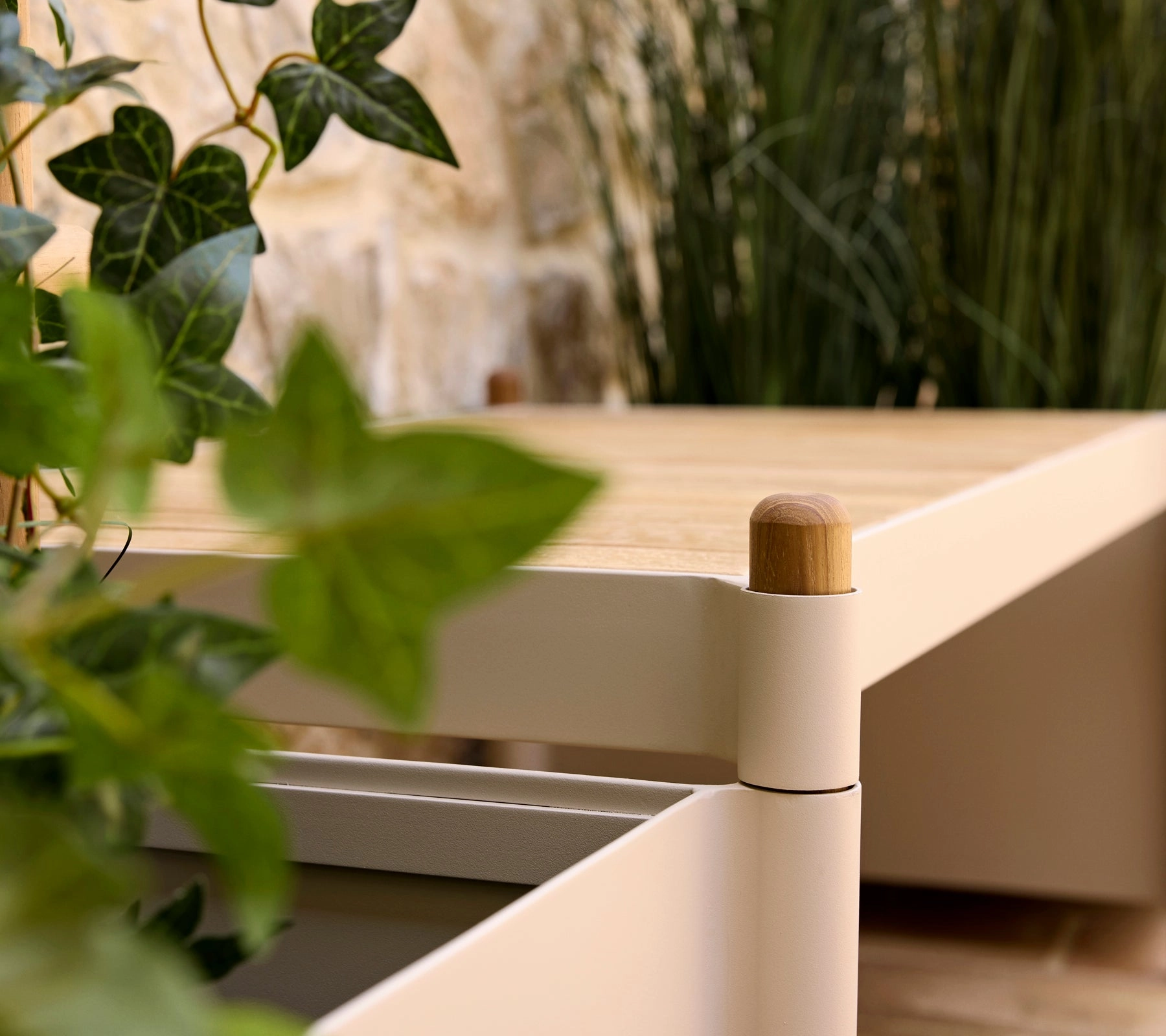 Sticks bench w/planter