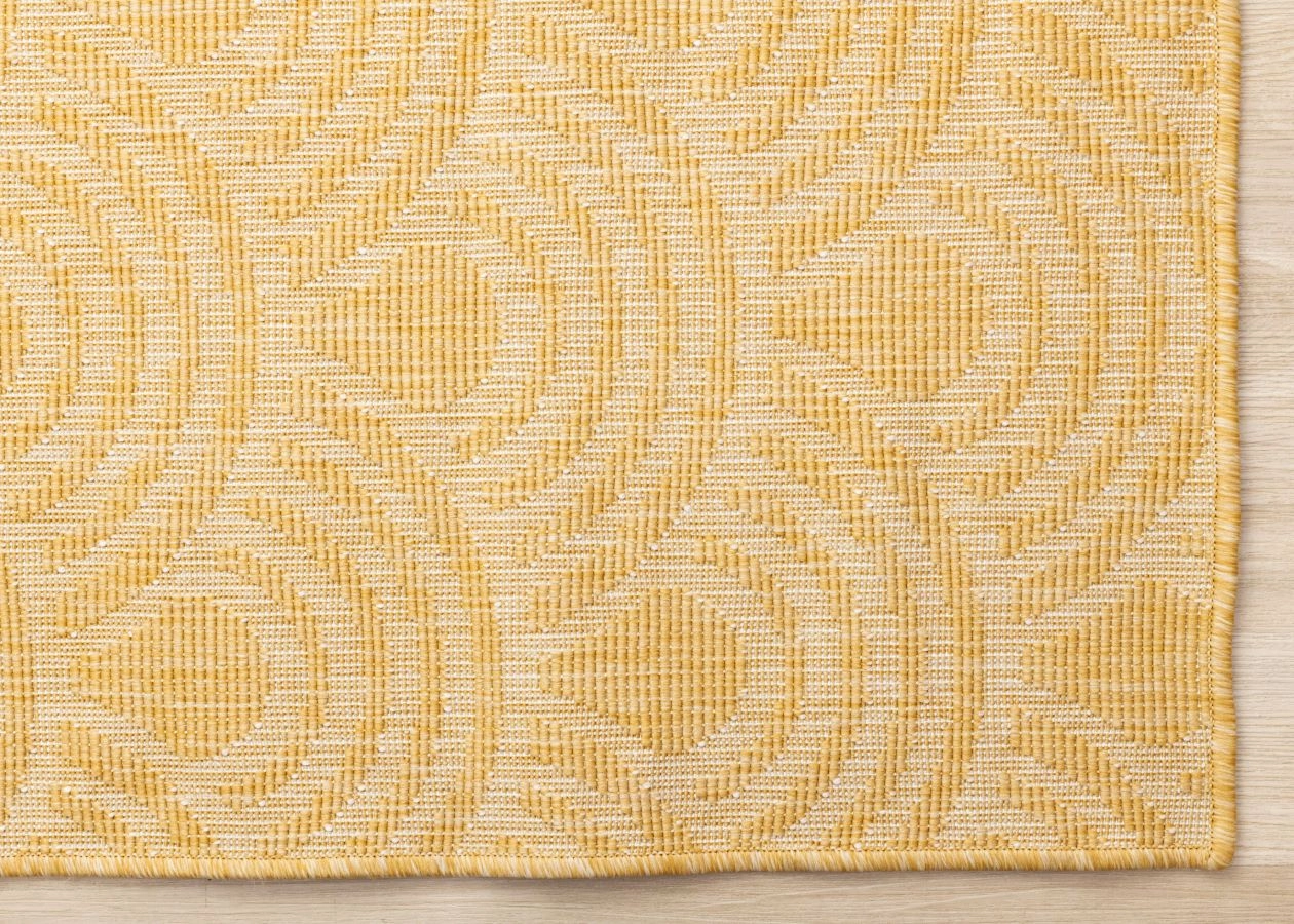 Summer Breeze 5'3" x 7'7" Outdoor Reversible Rug Rainbow Arch Pattern - Yellow, White