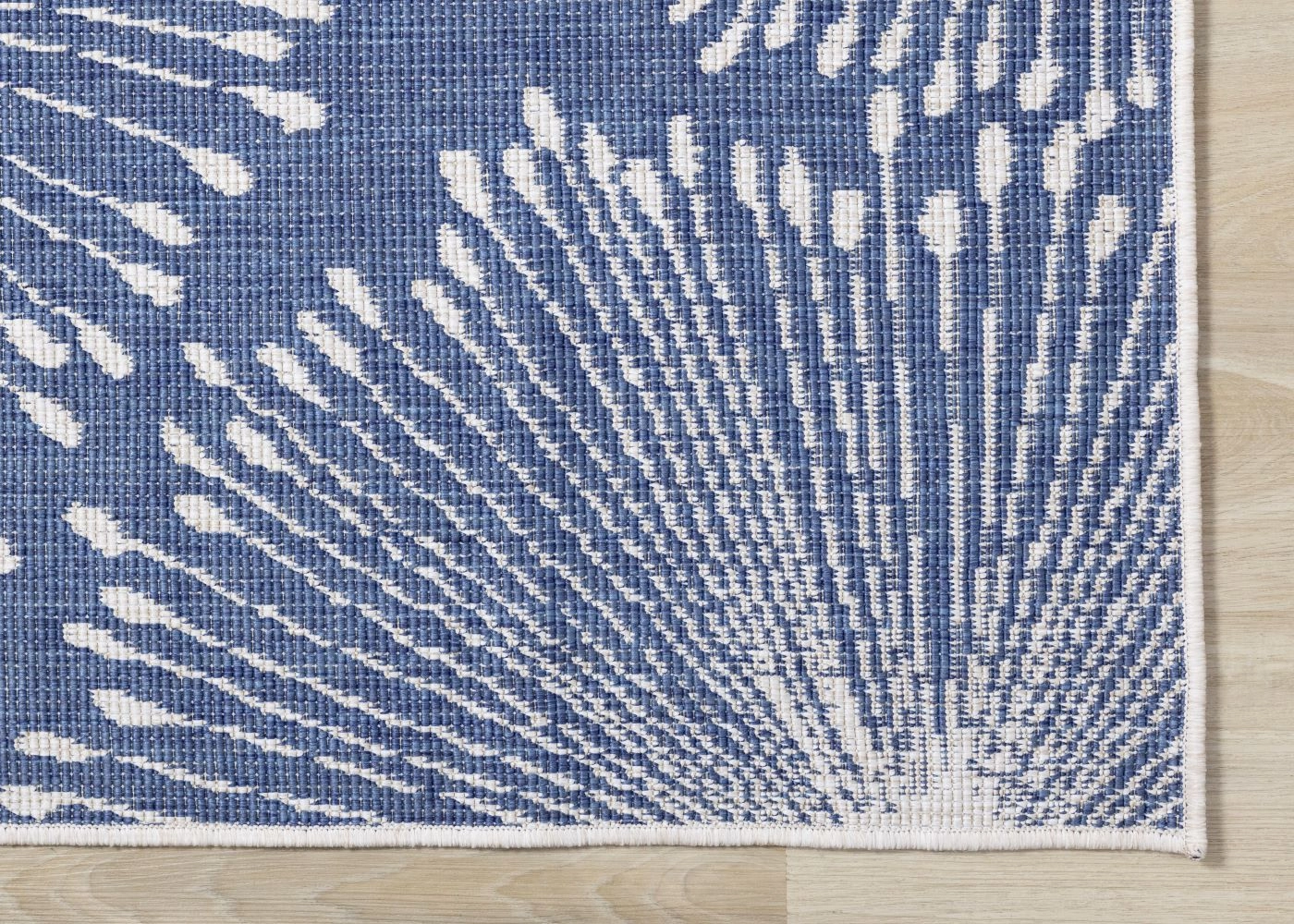 Summer Breeze 6'7" x 9'6" Outdoor Reversible Dandelion Wish Rug - Blue, White