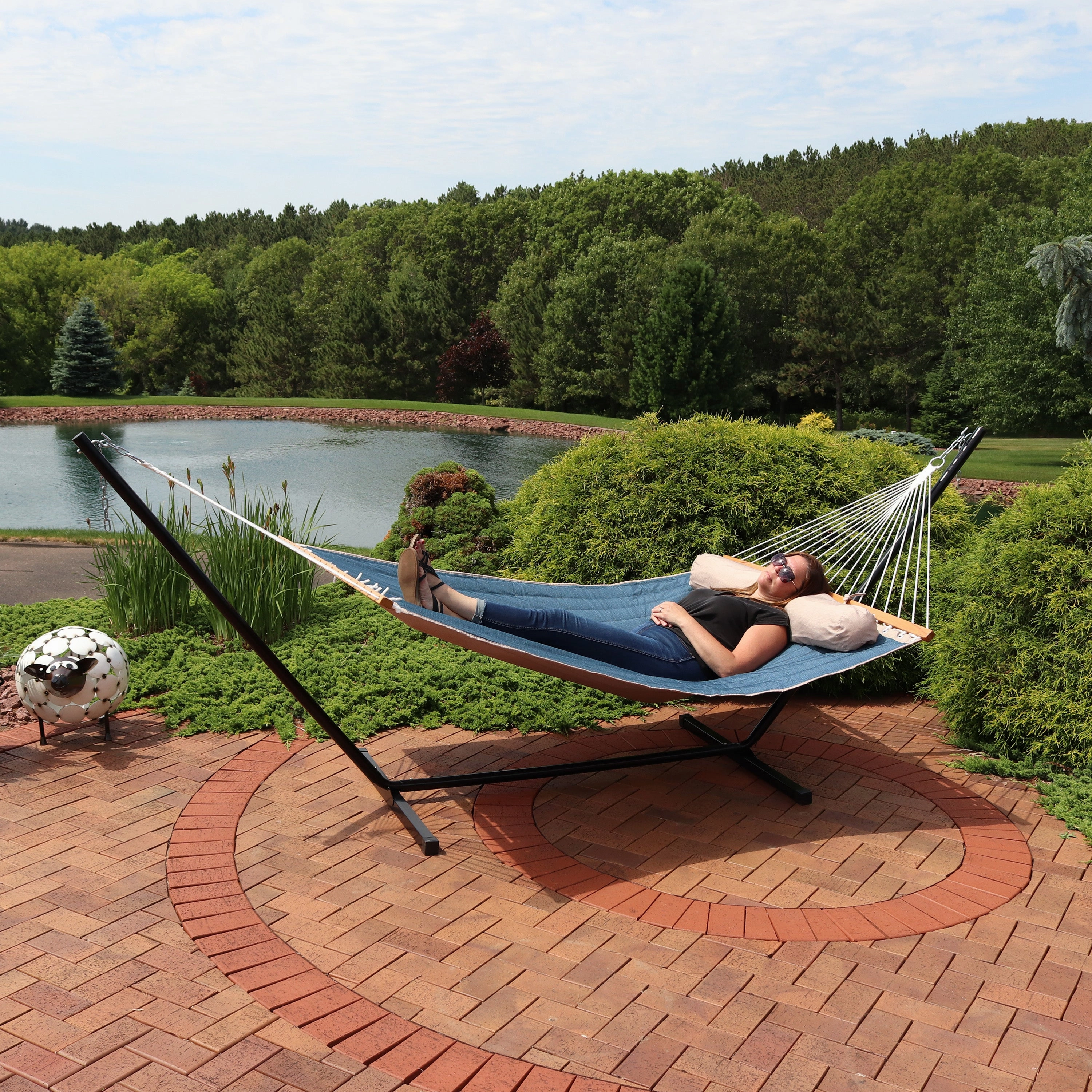Sunnydaze 2-Person Quilted Hammock with Bolster Pillow