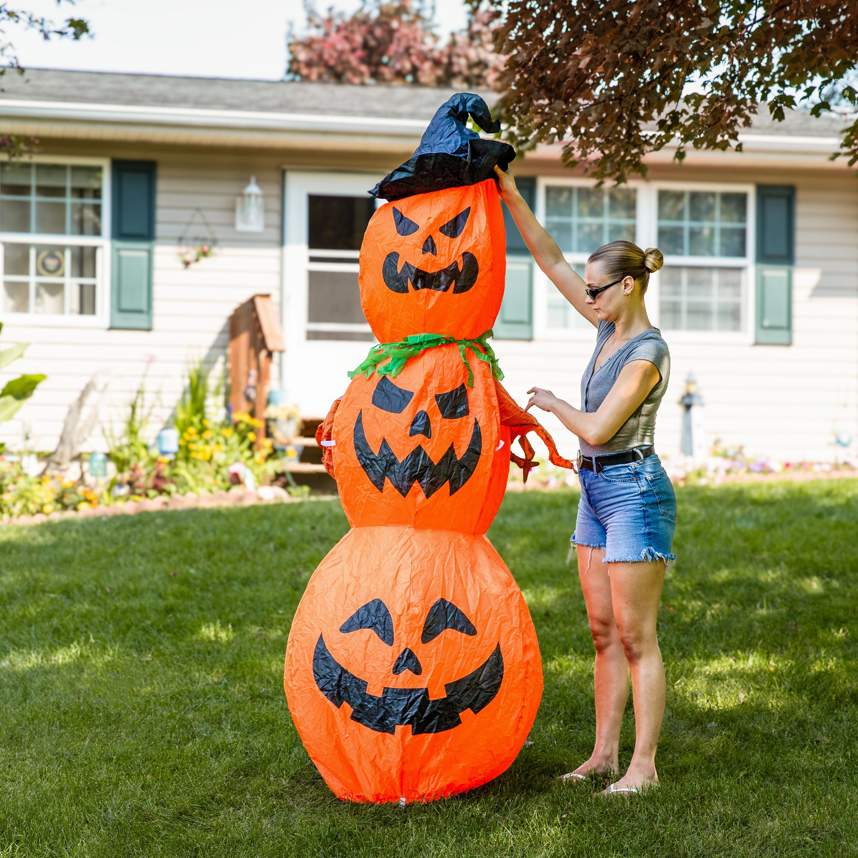 Sunnydaze 7 Jack-O-Lantern Scarecrow Pumpkin Inflatable Halloween Decoration