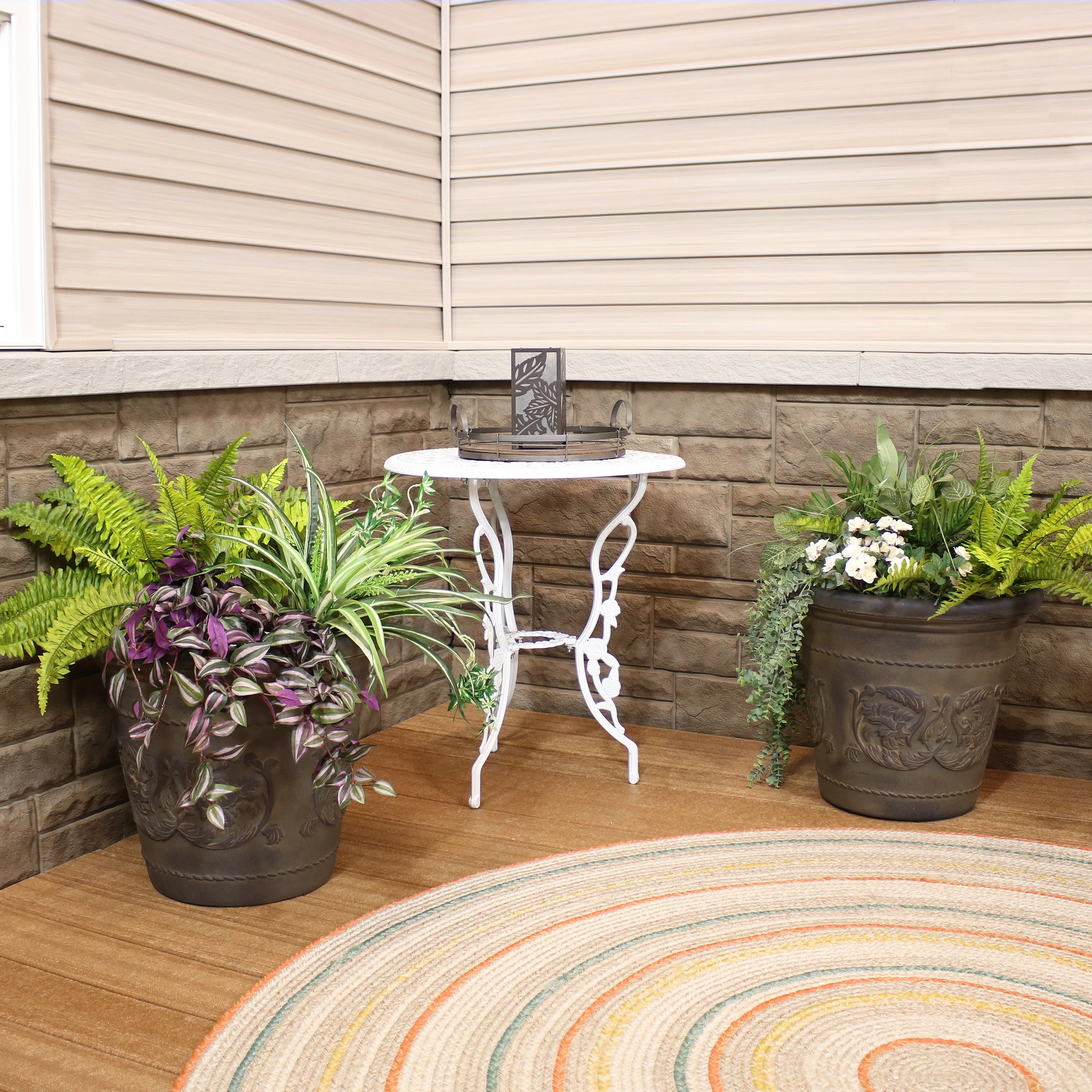 Sunnydaze Arabella Polyresin Outdoor Flowerpot Planter