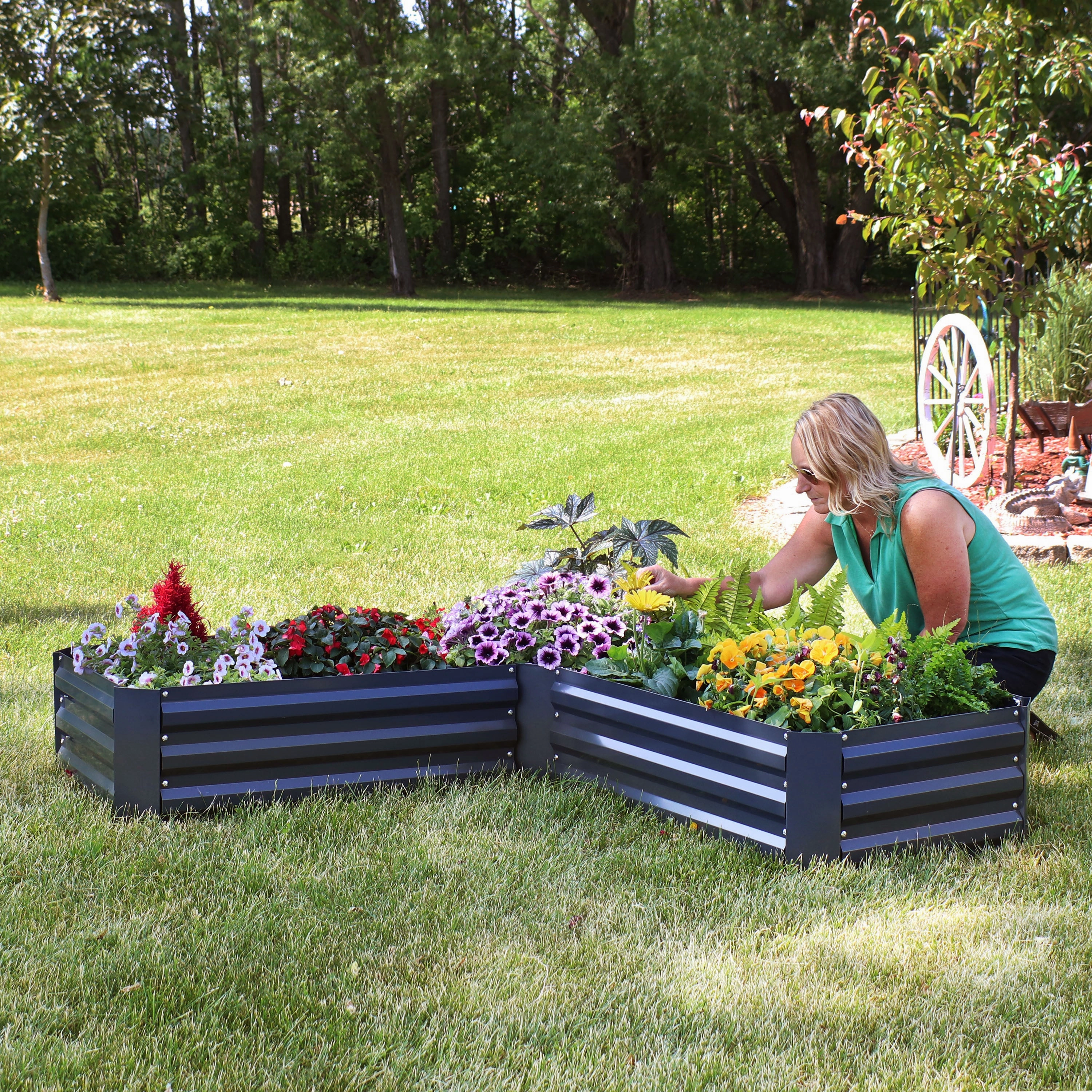 Sunnydaze L-Shaped Galvanized Steel Raised Garden Bed