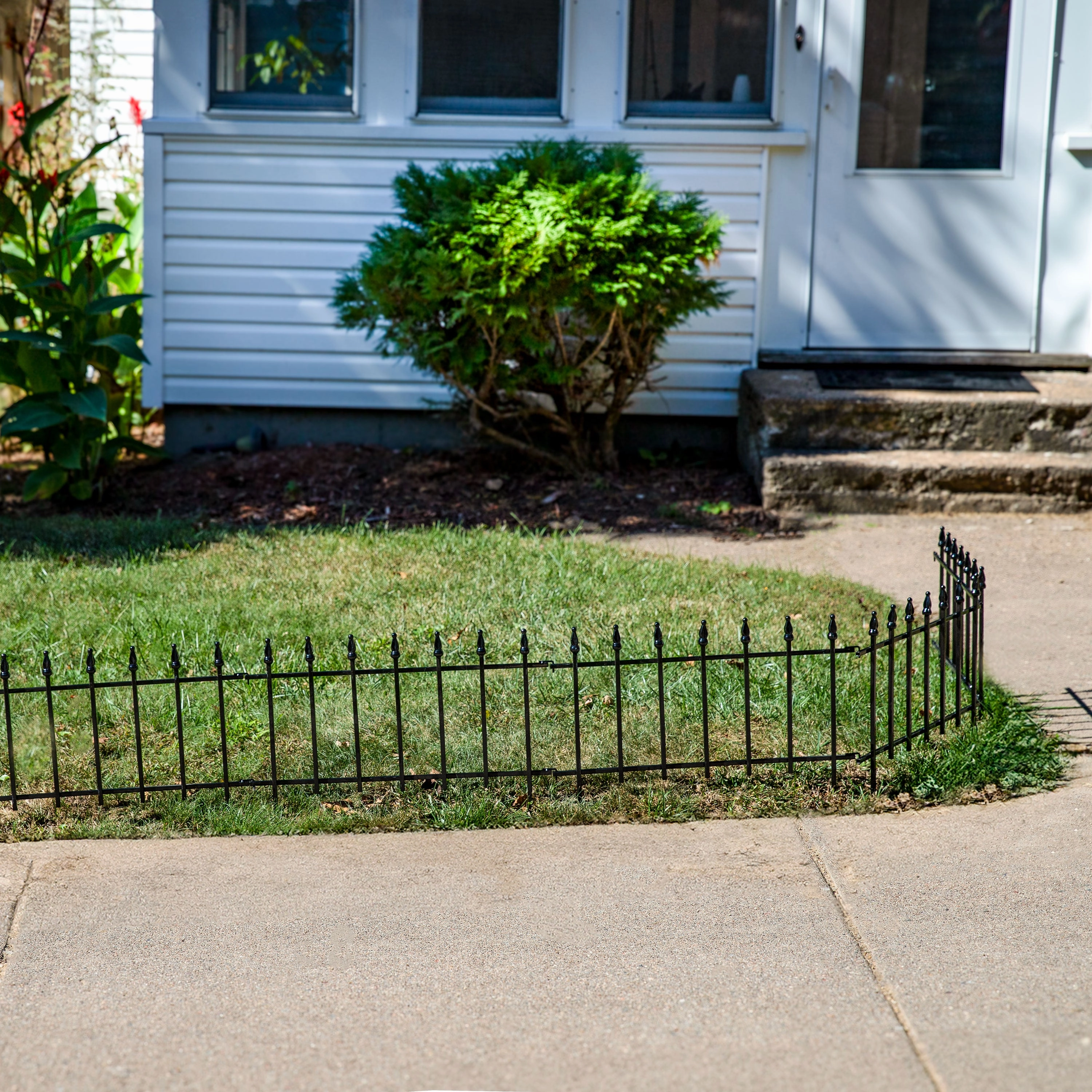 Sunnydaze Roman Garden Border Fence Set