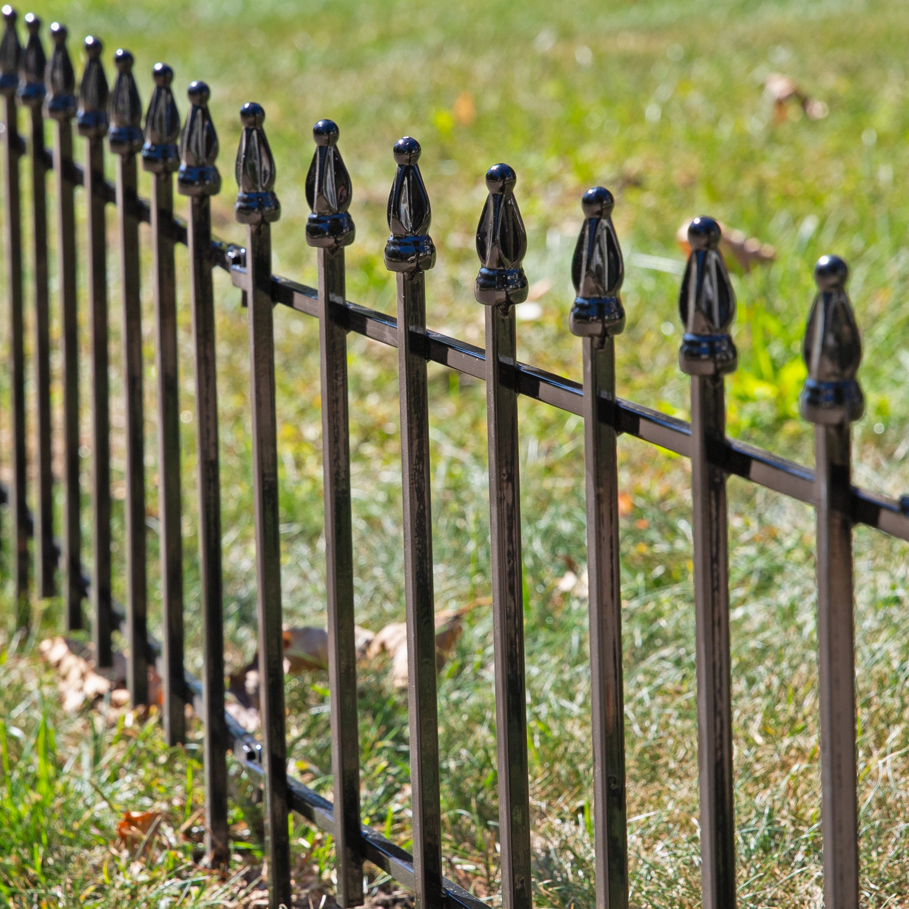 Sunnydaze Roman Garden Border Fence Set