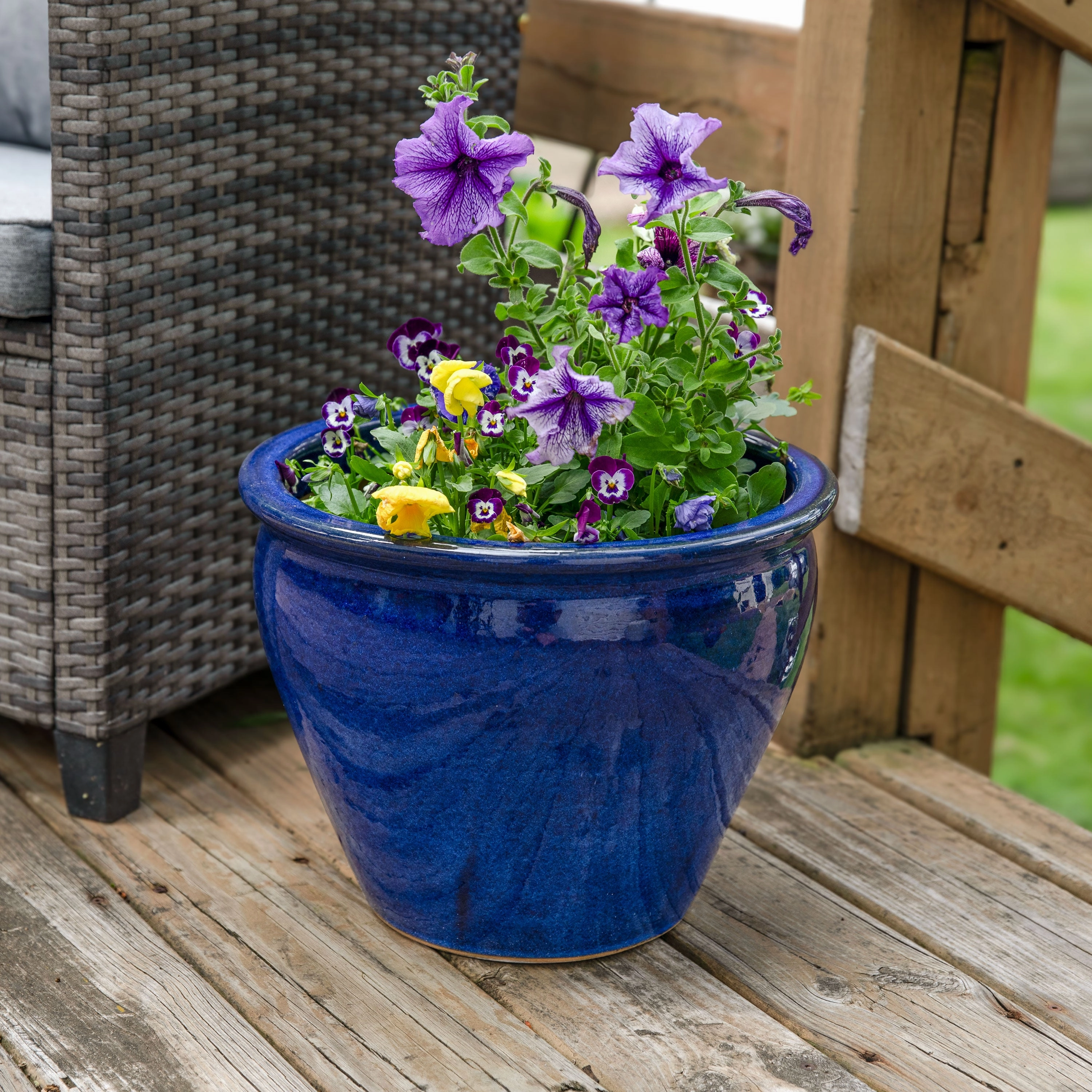Sunnydaze Studio Round Glazed Ceramic Planter with Drainage