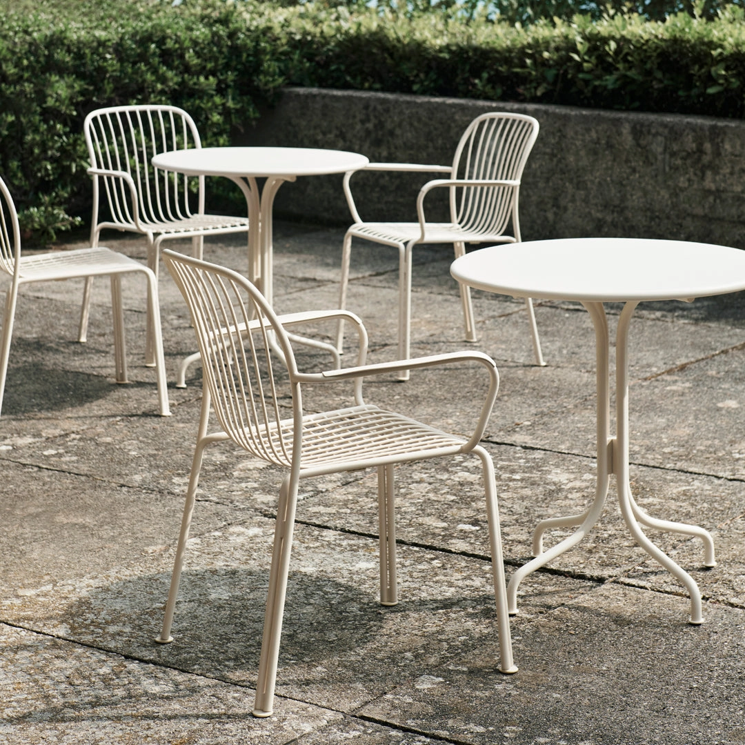 Thorvald SC96 Outdoor Caf Table