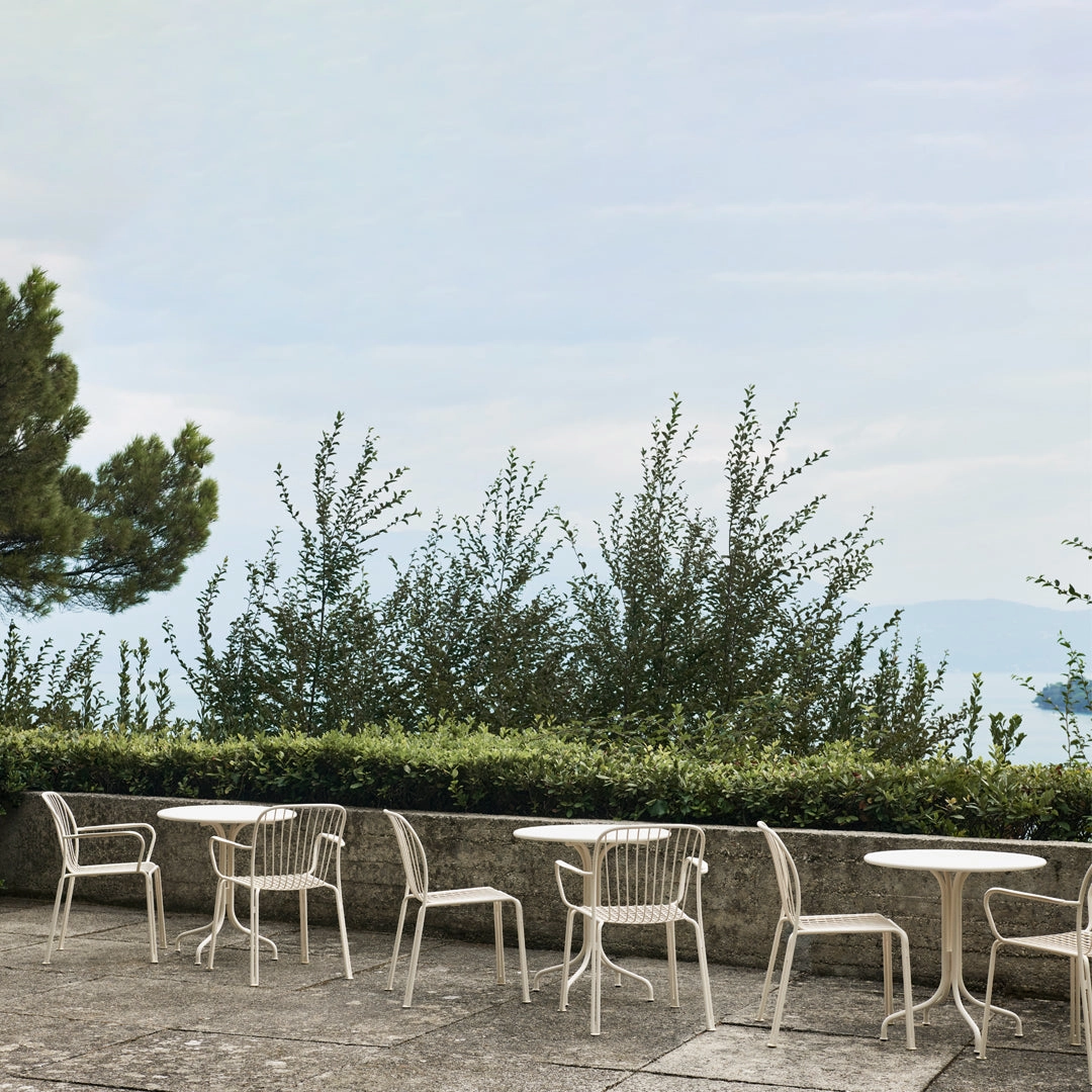 Thorvald SC96 Outdoor Caf Table