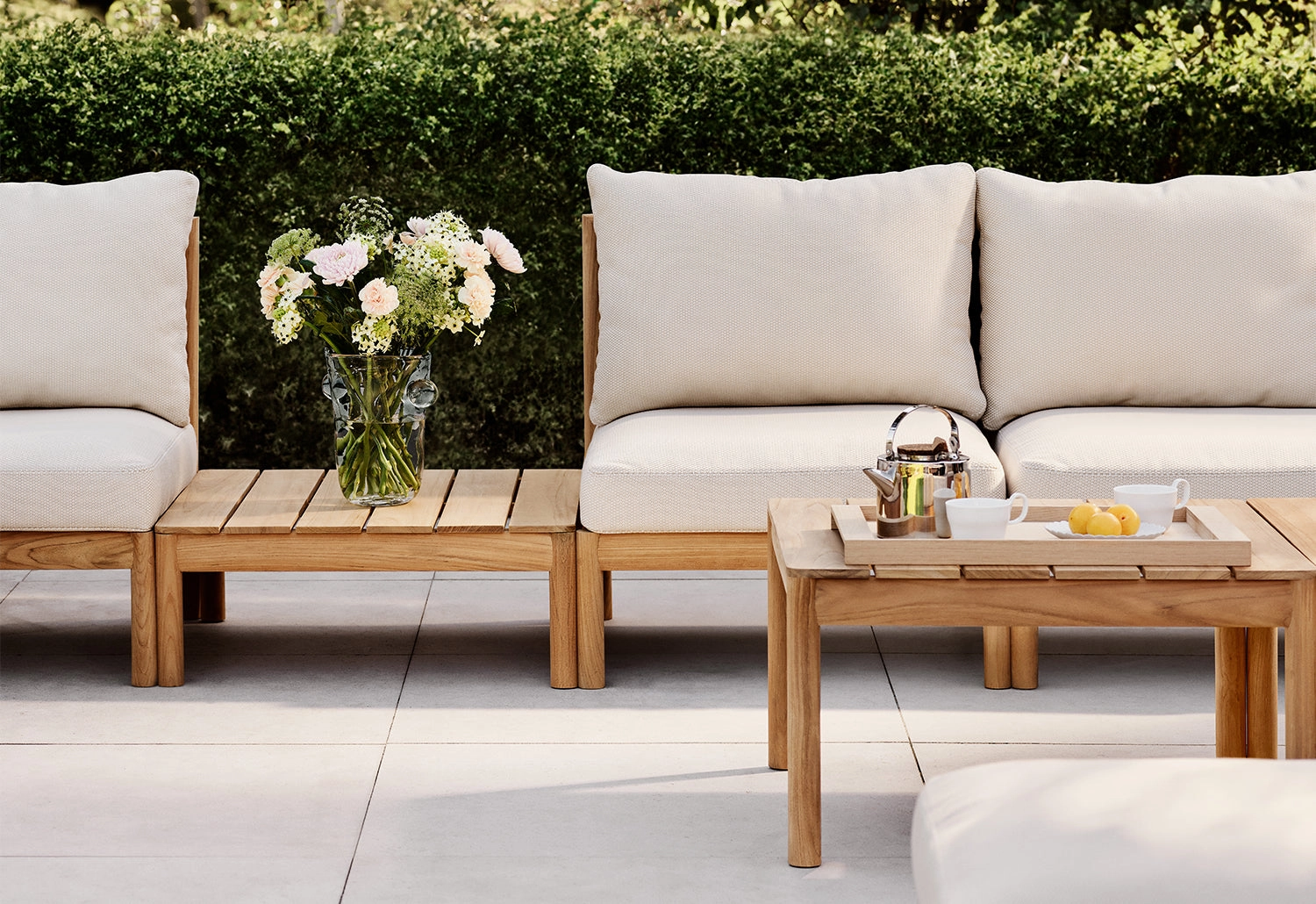 Tradition Lounge Table