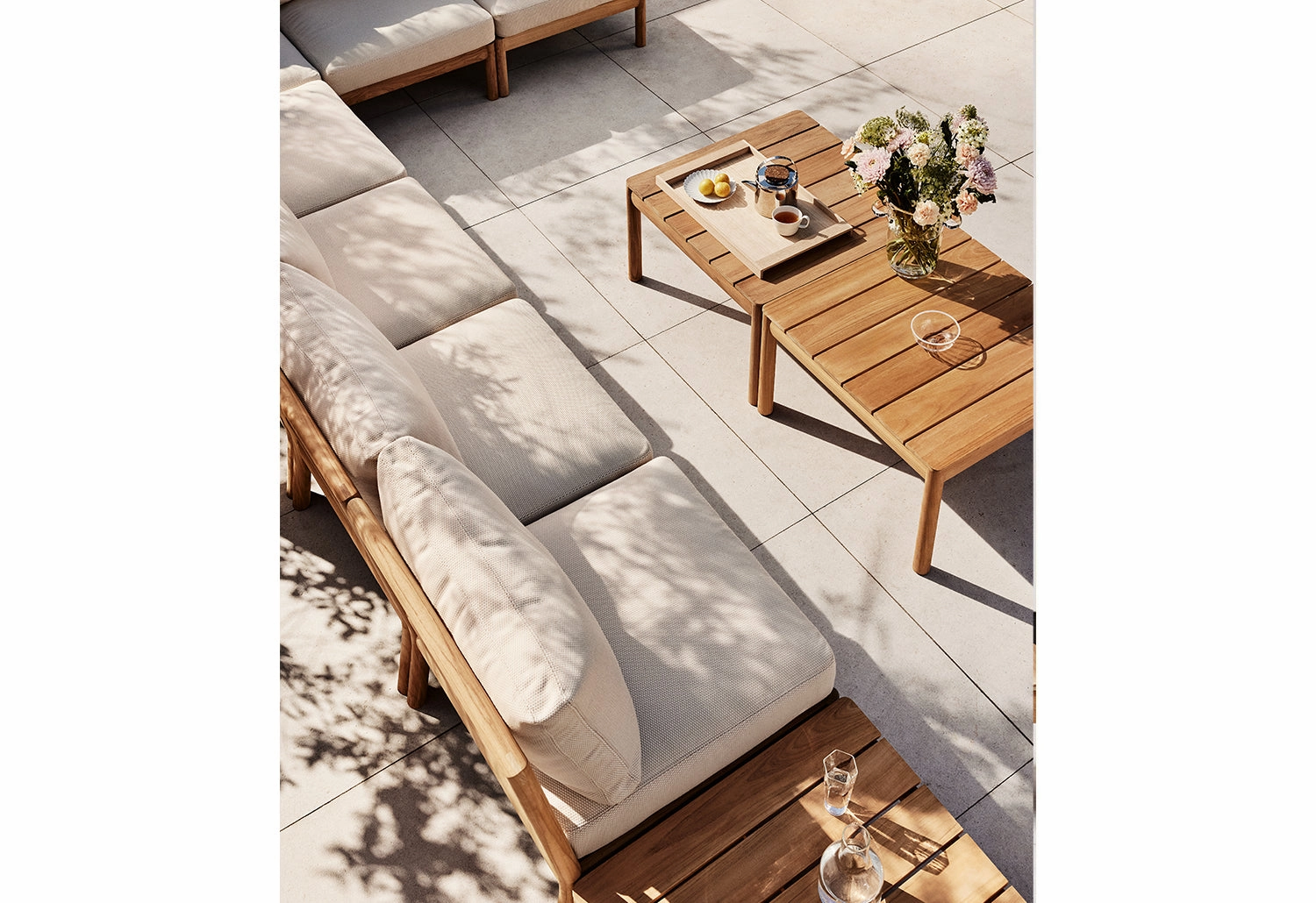 Tradition Lounge Table