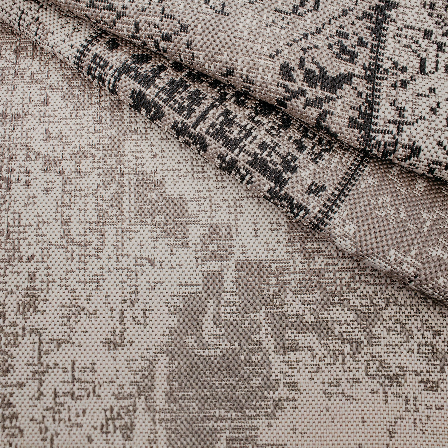 Treasure Garden Mosiac Pebble Sand Area Rug