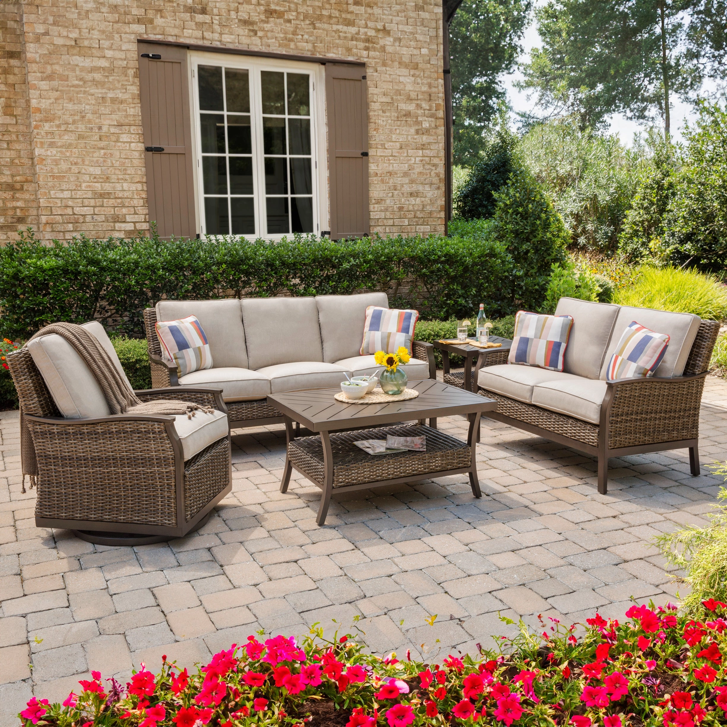 Trenton Woven Love Seat