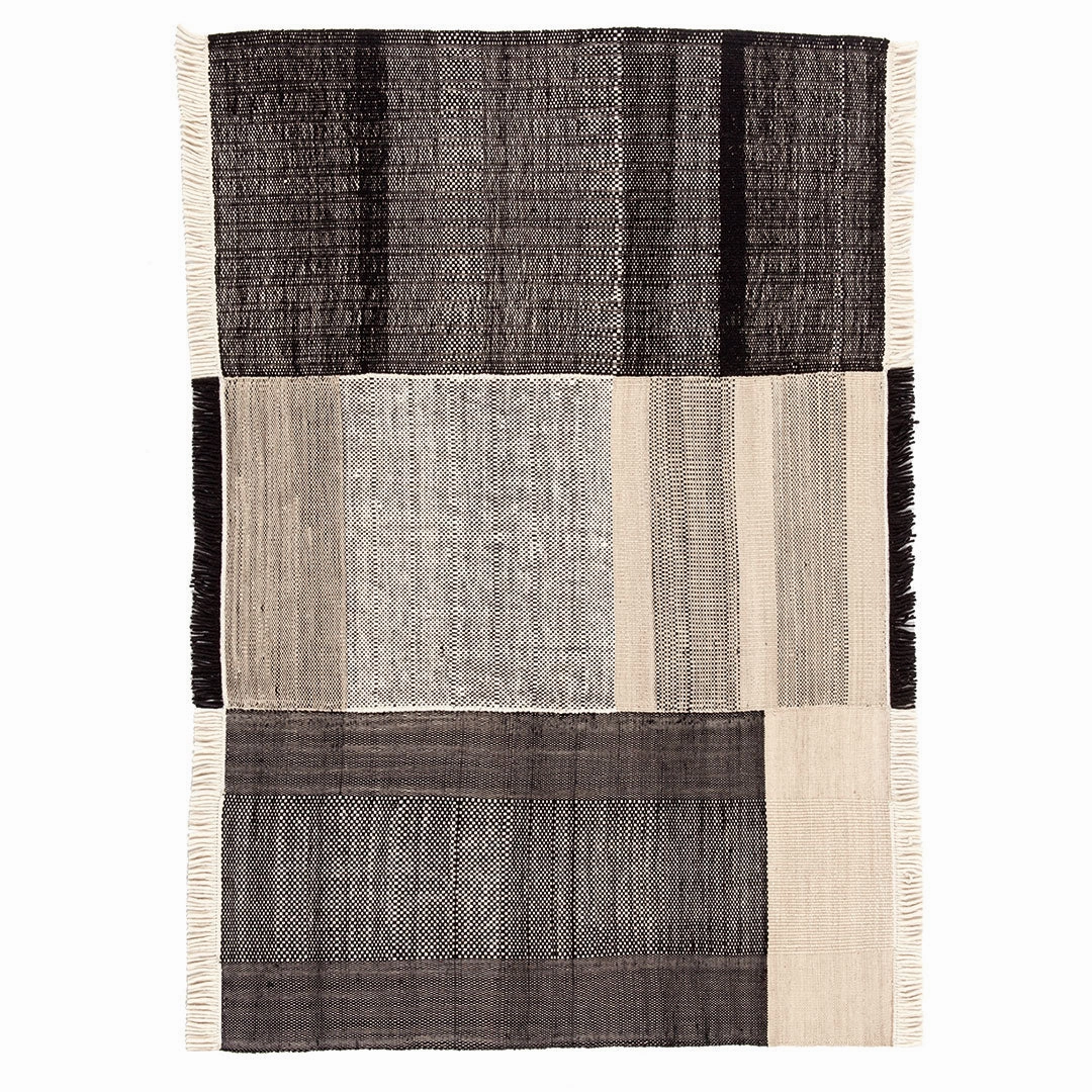 Tres Outdoor RugDurable outdoor patio accessories