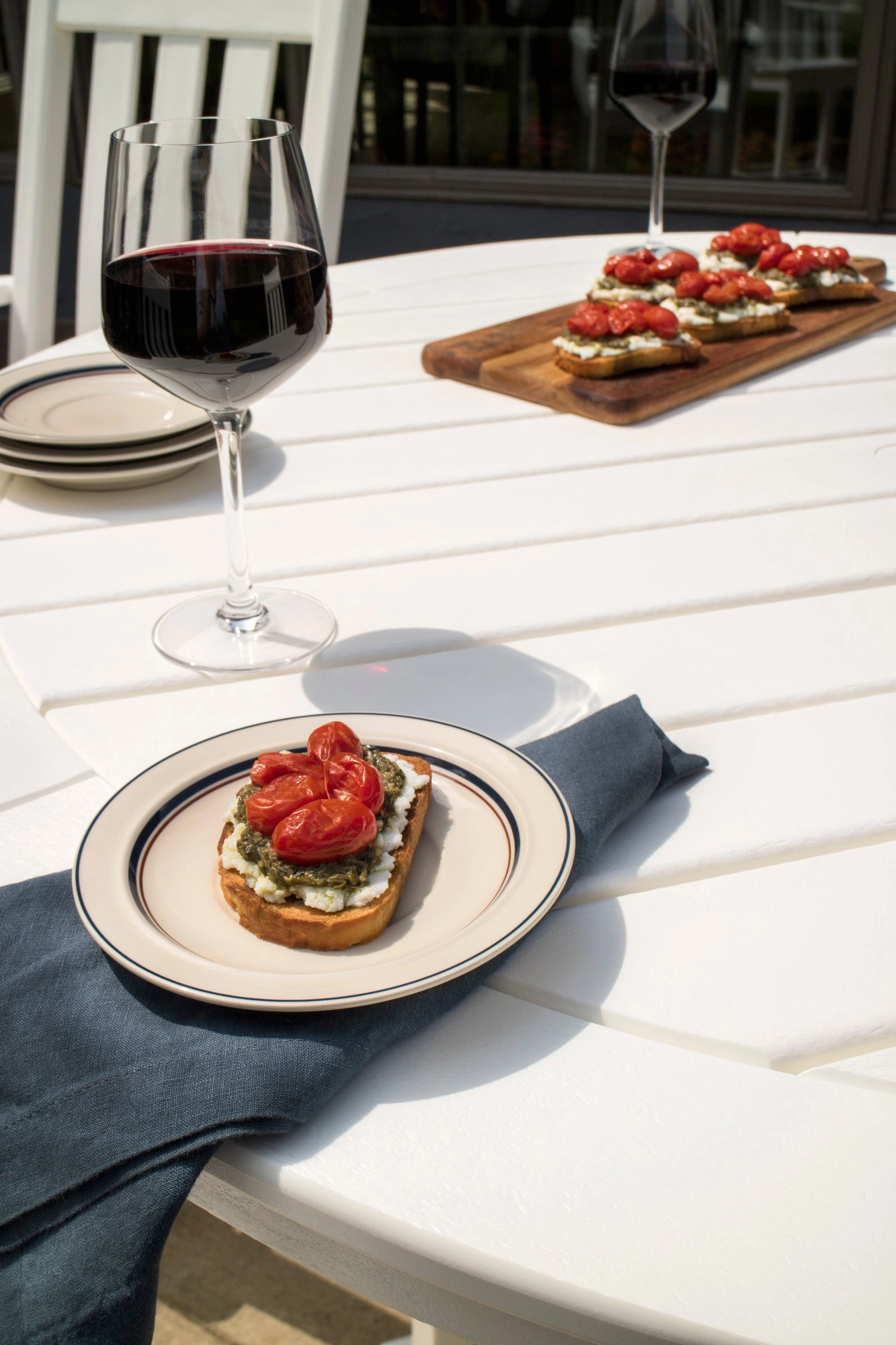 Vineyard 5-Piece Nautical Trestle Bar Set