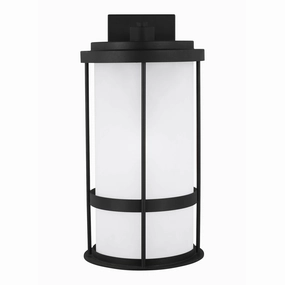Wilburn Large 1-Light Outdoor Wall Light (with Bulb)Weatherproof outdoor lighting